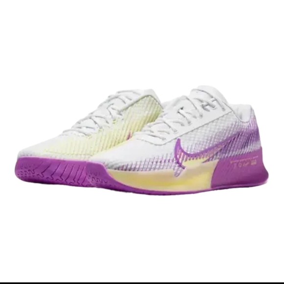Nike White and Purple Sneakers - Picture 3 of 10
